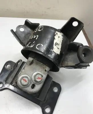 Hyundai i30 Engine mount bracket 21830A5200