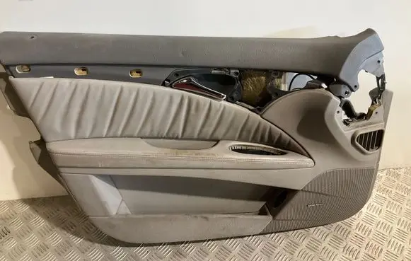 Mercedes-Benz E W211 Front door card panel trim A2117203051