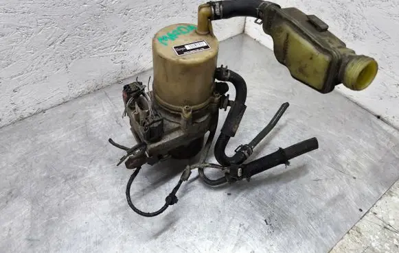 Mazda 3 Power steering pump