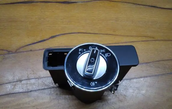 Mercedes-Benz E A207 Light switch A2129051900