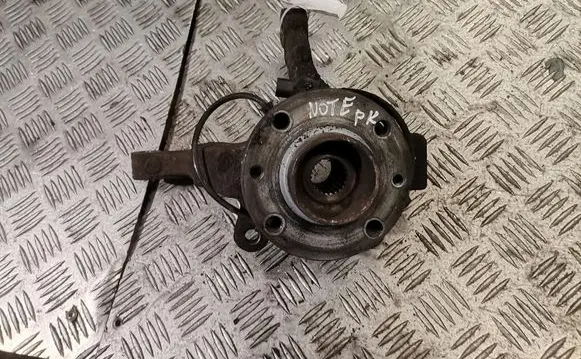 Nissan Note (E11) Front wheel hub