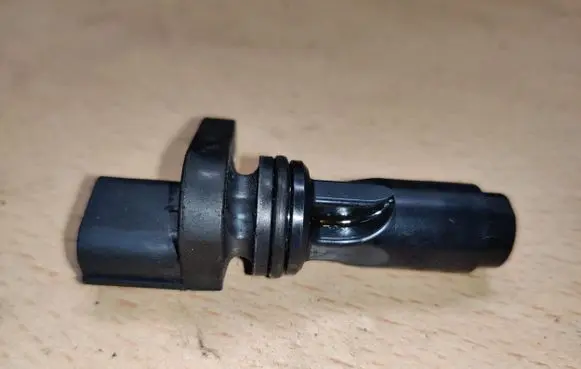 Honda Civic IX Camshaft position sensor 10P10