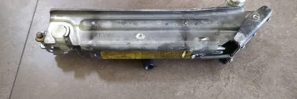 Audi A8 S8 D3 4E Lift Jack 4E0011031A