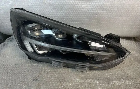 Ford Focus Headlight/headlamp JX7B13E014CE