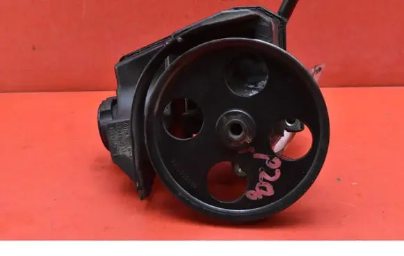 Peugeot 206 CC Power steering pump