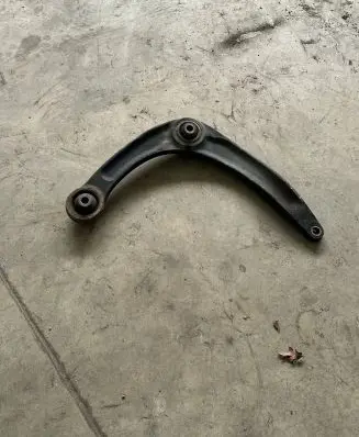 Peugeot Partner Front lower control arm/wishbone 557452
