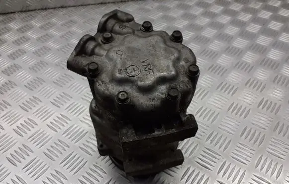 Ford Focus C-MAX Air conditioning (A/C) compressor (pump) 3M5H-19D629-SB