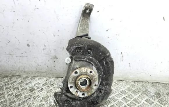 BMW 6 F06 Gran coupe Front wheel hub