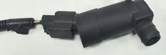 Volvo C70 Windscreen/windshield washer pump