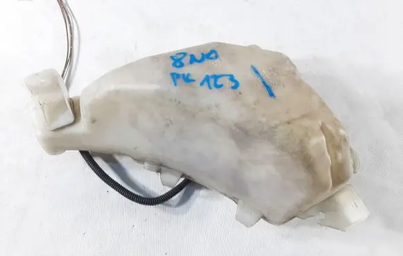Audi TT Mk1 Windshield washer fluid reservoir/tank 8N0955453