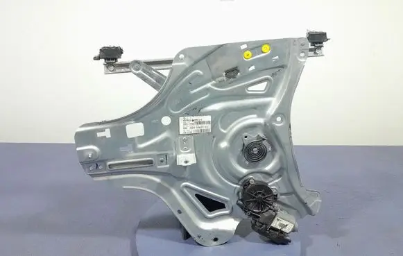 Hyundai ix35 Front door window regulator with motor 824702Y340