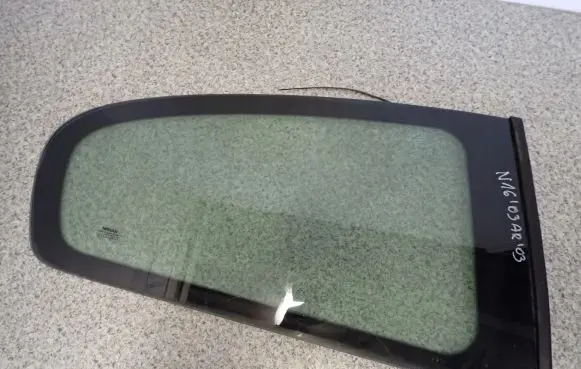 Nissan Almera N16 Side middle window/glass 
