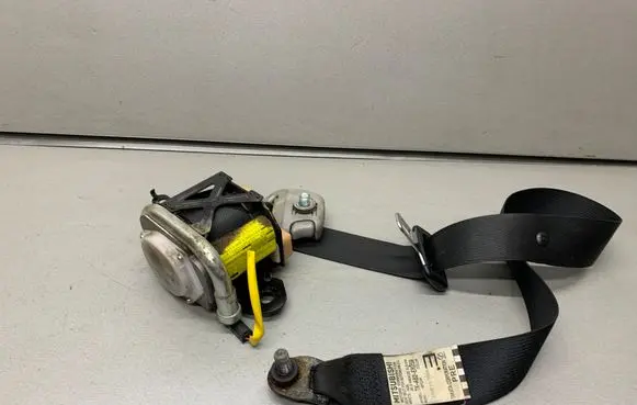 Mitsubishi Outlander Front seatbelt C9006N