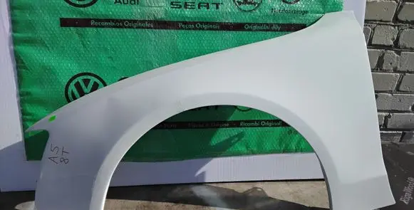 Audi A5 8T 8F Fender DEFEKT 8T0821105H