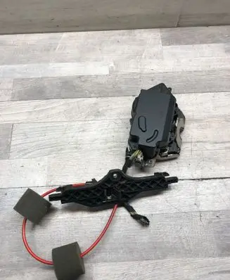 Loading door lock