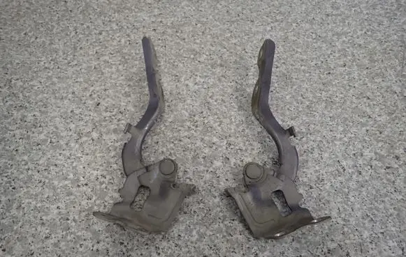 Hyundai i20 (PB PBT) Engine bonnet/hood hinges