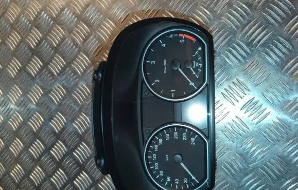BMW 1 E81 E87 Speedometer (instrument cluster) 9166821 102495285 91668210