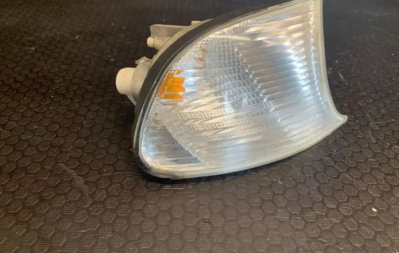 BMW 3 E46 Front indicator light 1315106