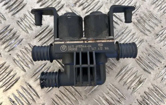 BMW X5 F15 Coolant heater control valve 6910544