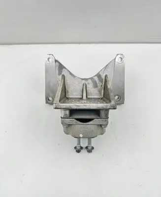 Maserati Ghibli Gearbox mount 675000031 670038976