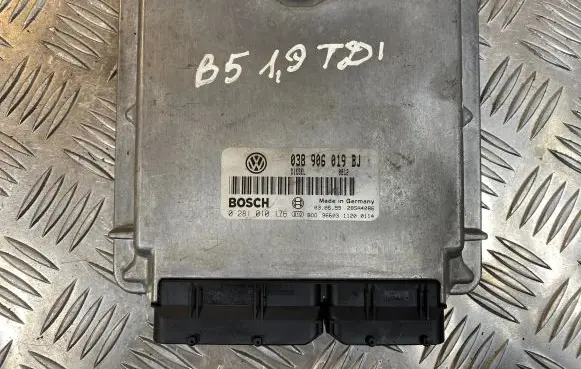 Volkswagen PASSAT B5 Engine control unit/module 038906019BJ 28SA4086 0281010176