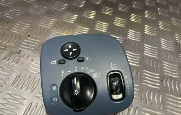 Mercedes-Benz C W203 Light switch A2035450604