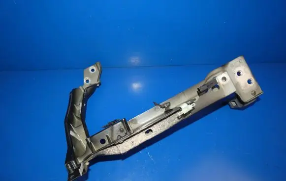 Jaguar F-Pace Headlight/headlamp mounting bracket HK8313N079A