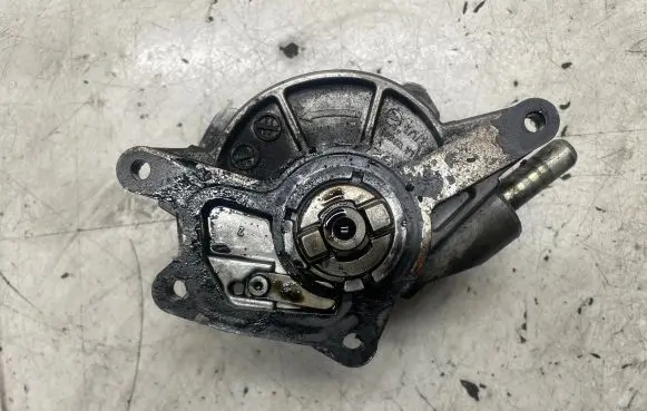 Mercedes-Benz ML W164 Vacuum pump a6422300165
