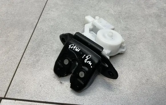 Nissan Qashqai Tailgate/trunk/boot lock/catch/latch