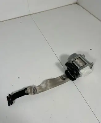 Skoda Superb B8 (3V) Front seatbelt