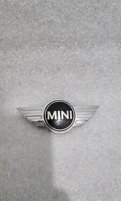 Manufacturer badge logo/emblem