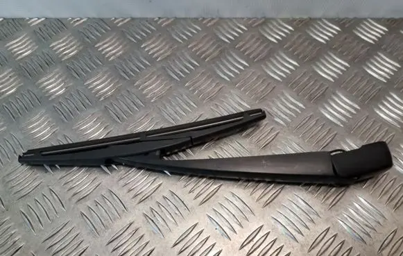 Mitsubishi ASX Rear wiper blade arm