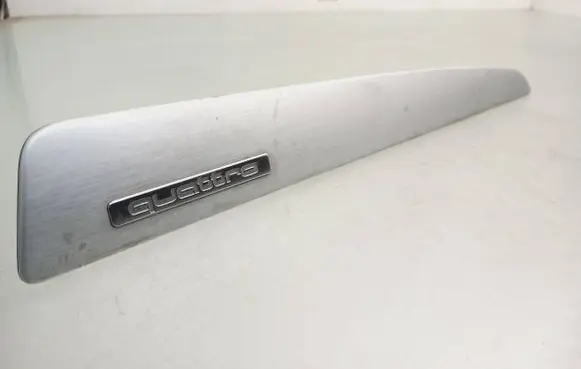 Audi Q5 SQ5 Dashboard glove box trim 8R2853189