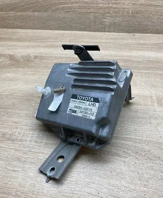 Toyota Corolla E120 E130 Power steering control unit/module 8965002010