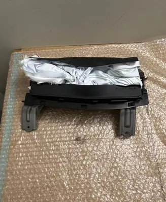 Knee airbag