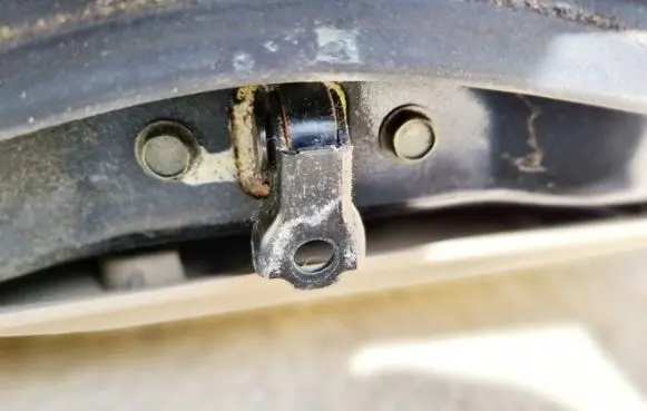 Nissan X-Trail T30 Front door check strap stopper 