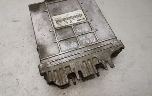 Renault Scenic I Engine control unit/module 0281001809 7700110647