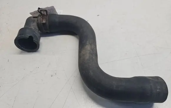 Volkswagen Golf III Engine coolant pipe/hose 037121619