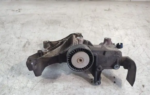Fiat Freemont Generator/alternator bracket 