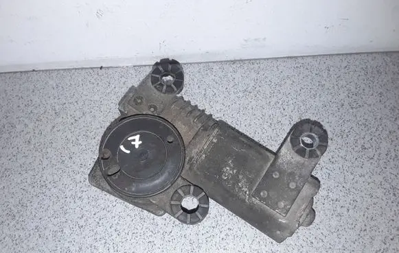 BMW 5 E39 Wiper motor 8361640