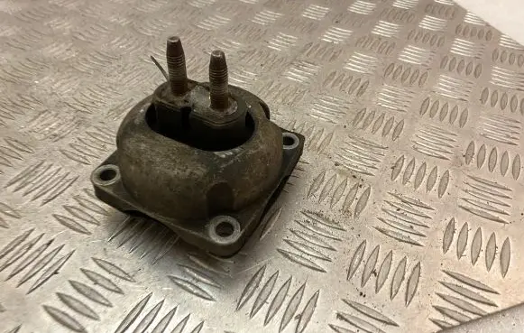 Mercedes-Benz GLS X166 Engine mount bracket
