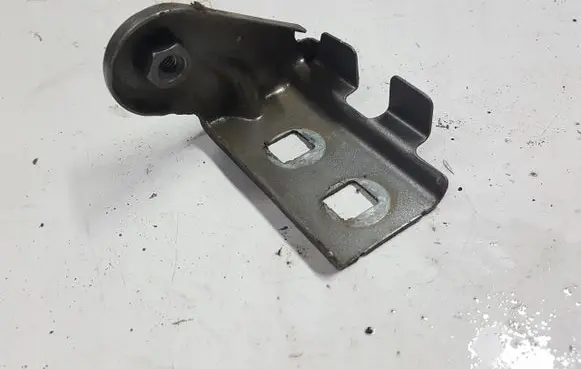 Fender mounting bracket