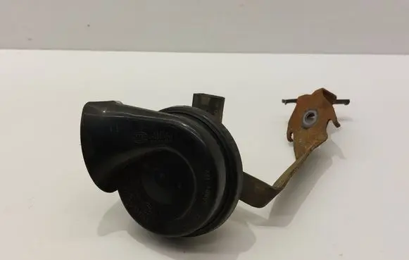 Volkswagen PASSAT B6 Horn signal 3C0951223A