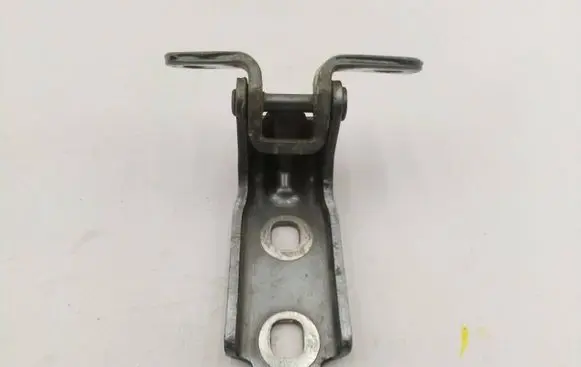 Opel Astra J Rear door lower hinge