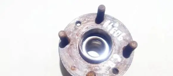 Mazda 323 F Rear wheel hub