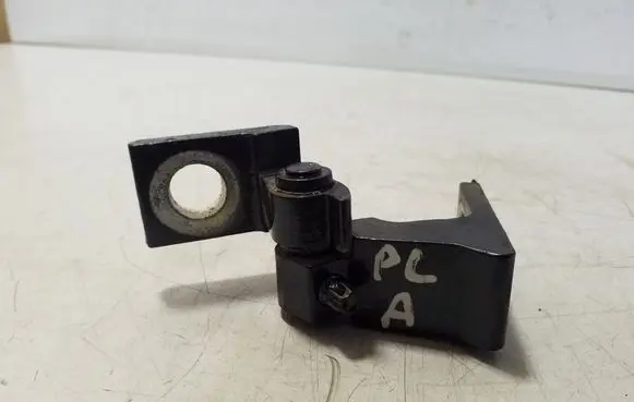 Skoda Octavia Mk3 (5E) Front door lower hinge 7N0831401A