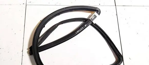 Ford Galaxy Rubber seal front coupe door 