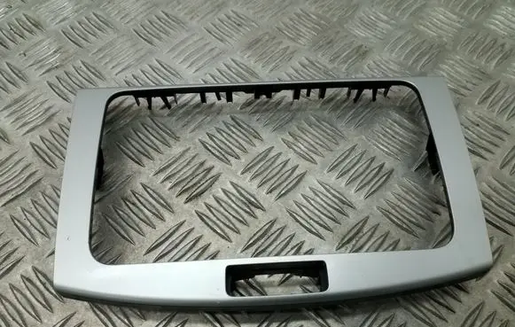Volkswagen PASSAT B7 Radio/GPS head unit trim 3AA858069F