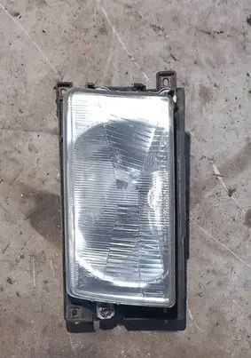 Volkswagen Polo II 86C 2F Headlight/headlamp