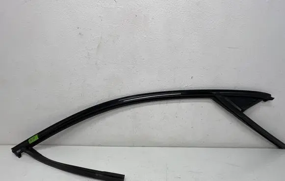 Volvo S60 Rubber seal front door (on door) 32274404 250117 40531G